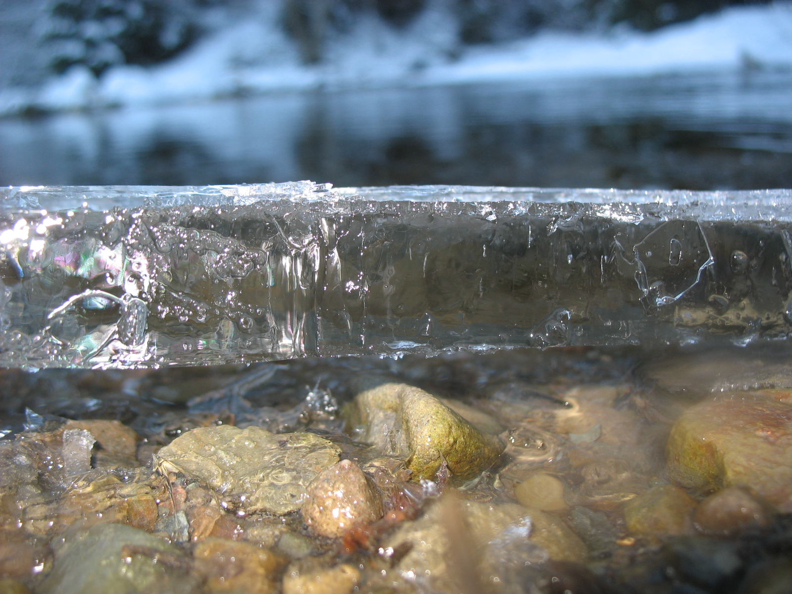 застывшая вода